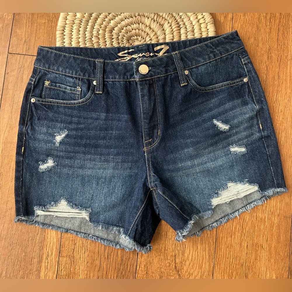 NWOT Seven7 Women's Dark Wash Distressed Cutoff Weekend Jean Shorts